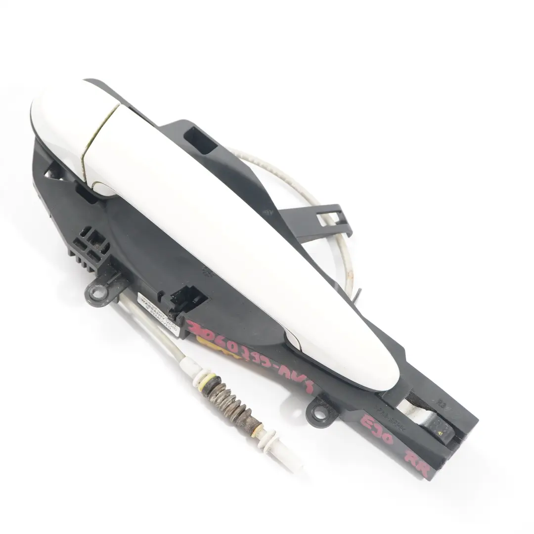 Maniglia porta BMW E90 E91 completa posteriore destra Alpin Bianco 300 per con numero di parte 7060299 Maniglia porta BMW E90 E91 completa posteriore destra Alpin Bianco 300 - SKU 7060299-AW4 - Numero di parte 7060299