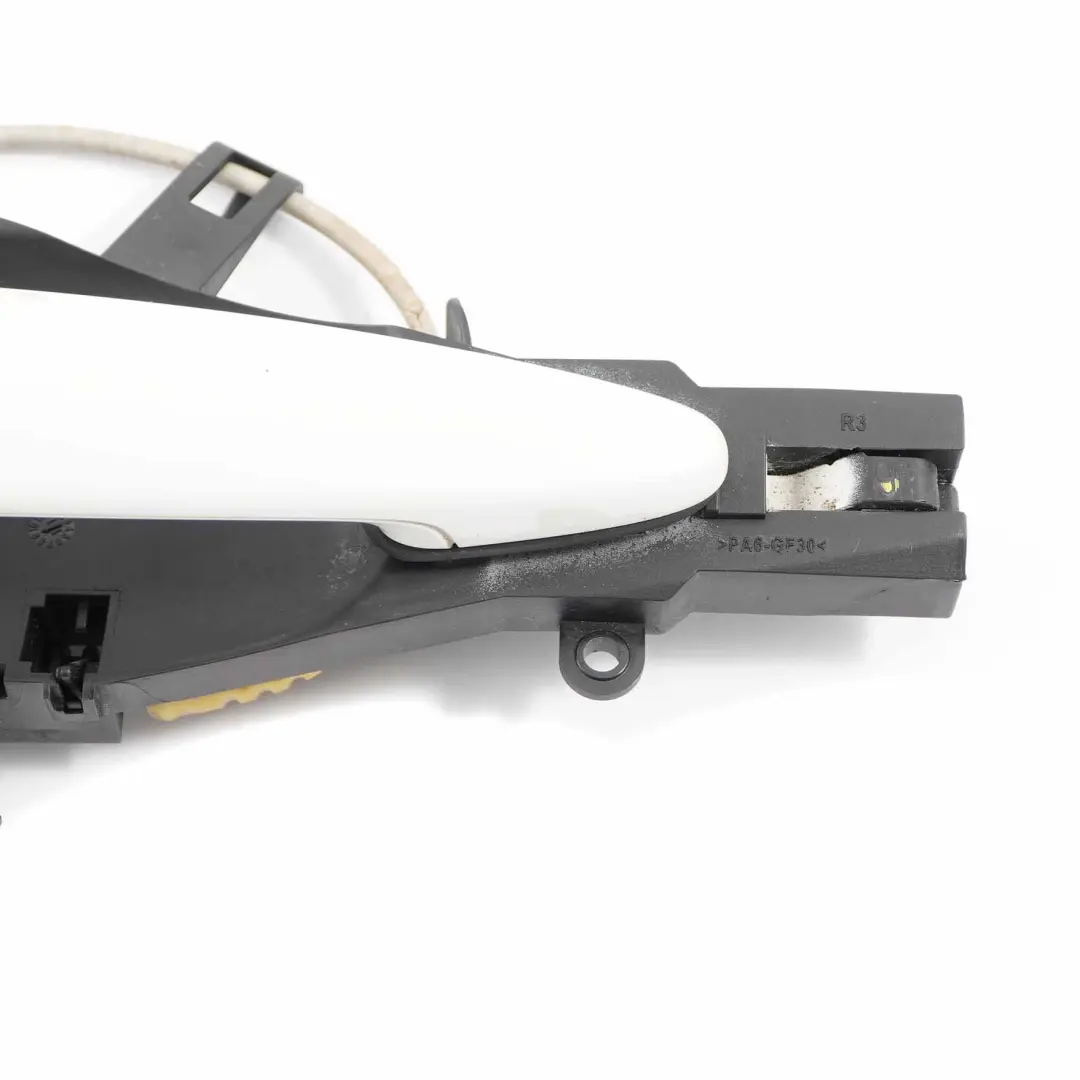 Completo Maniglie Passeggero Posteriore Destra Bianco Alpino per BMW E90 E91 con numero di parte 7199835 BMW E90 E91 Completo Maniglie Passeggero Posteriore Destra Bianco Alpino - SKU 7060299-AW - Numero di parte 7199835