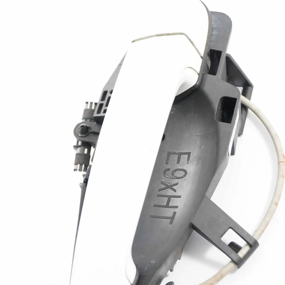 Asidero Completo Trasero Derecho Alpinweiss Alpin Blanco para BMW E90 E91 con número de pieza 7199835 BMW E90 E91 Asidero Completo Trasero Derecho Alpinweiss Alpin Blanco - SKU 7060299-AW - Número de pieza 7199835