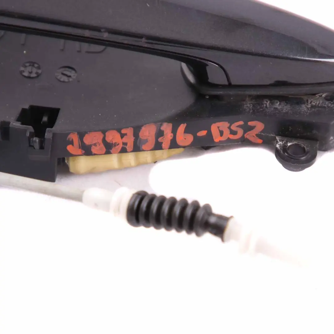 Maniglia Completa Nero Zaffiro Destro O/S per BMW E90 E91 con numero di parte 7199835 BMW E90 E91 Maniglia Completa Nero Zaffiro Destro O/S - SKU 7060299-BS2 - Numero di parte 7199835