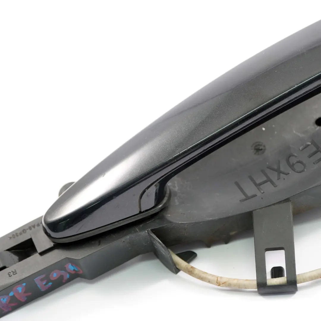 Tirador PuertaBMW E90 E91 Agarre Trasero Derecho Negro Zafiro Metalico 475 para con número de pieza 7060299 Tirador PuertaBMW E90 E91 Agarre Trasero Derecho Negro Zafiro Metalico 475 - SKU 7060299-BS5 - Número de pieza 7060299