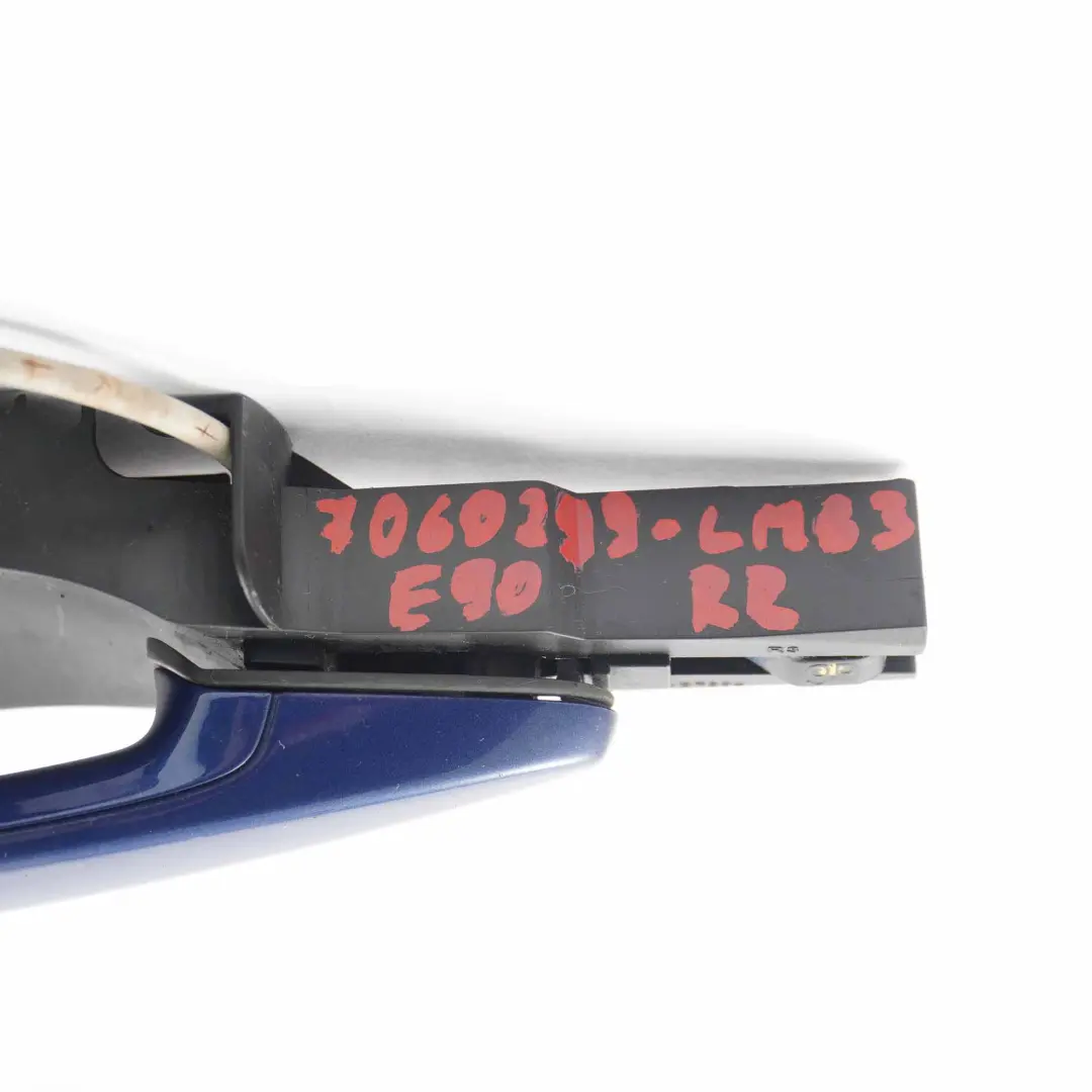 Maniglia porta posteriore destra Le Mans Blau Blue - 381 per BMW E90 E91 con numero di parte 7060299 BMW E90 E91 Maniglia porta posteriore destra Le Mans Blau Blue - 381 - SKU 7060299-LMB3 - Numero di parte 7060299