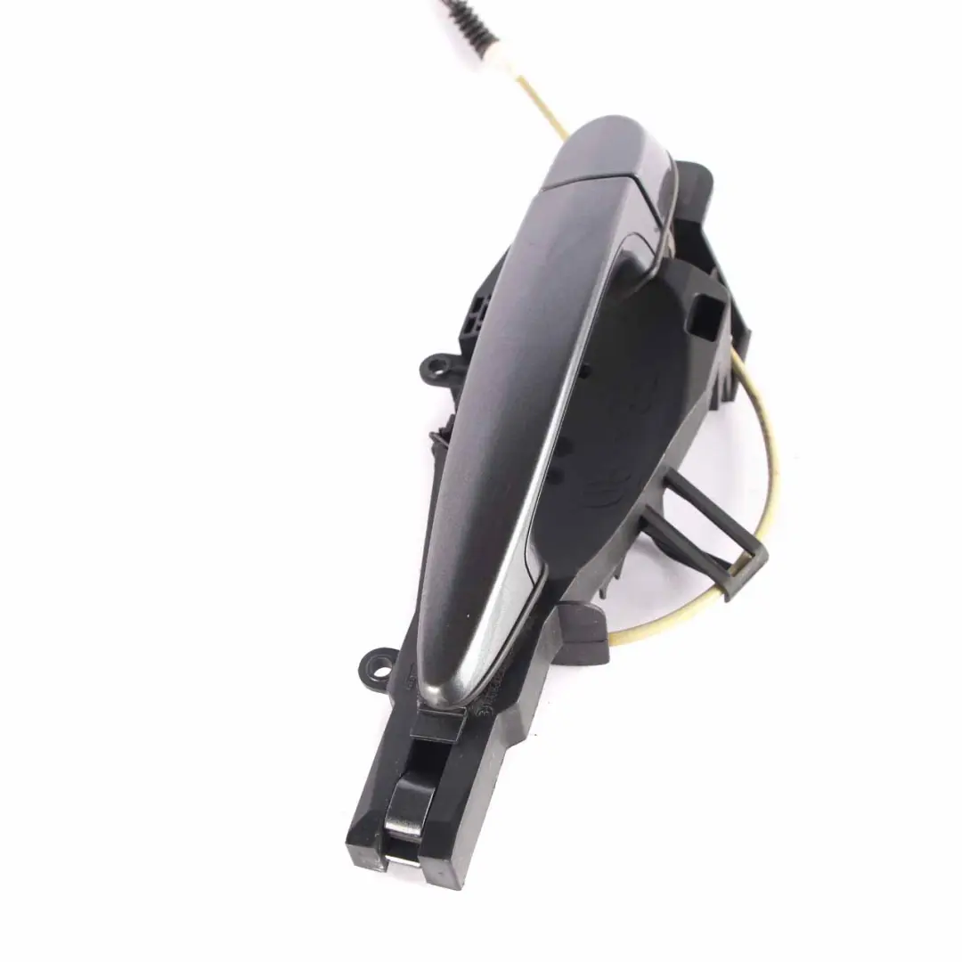 Poignée BMW E84 complète arrière droite Mineral Grau Metallic B39 pour à propos du numéro de pièce 7060299 Poignée BMW E84 complète arrière droite Mineral Grau Metallic B39 - SKU 7060299-MG - Numéro de pièce 7060299