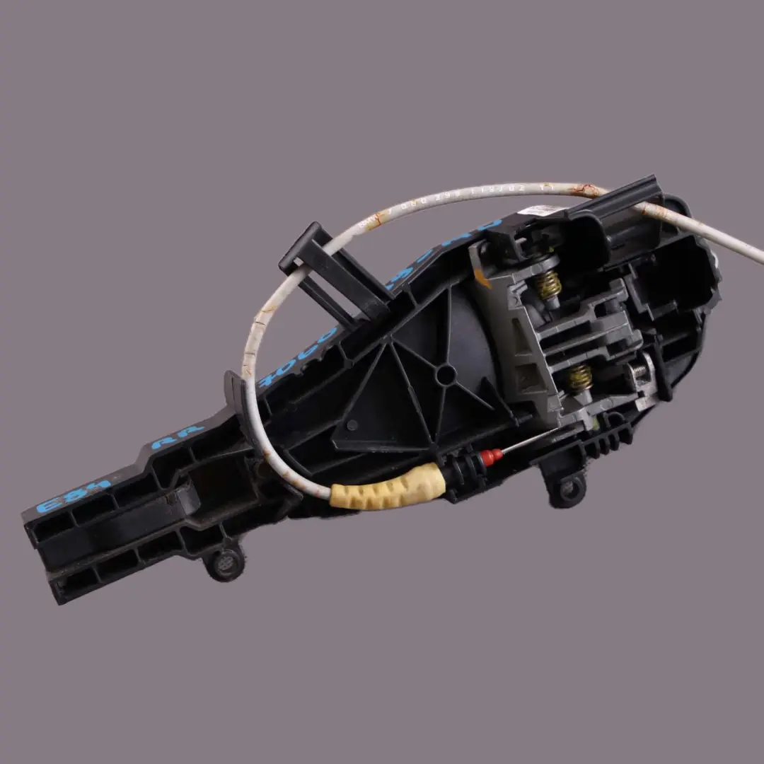 Complete Rear Right Grab Handle O/S Mineral White Metallic A96 to BMW X1 E84 E90 with Part number 7060299 BMW X1 E84 E90 Complete Rear Right Grab Handle O/S Mineral White Metallic A96 - SKU 7060299-MW - Part number 7060299