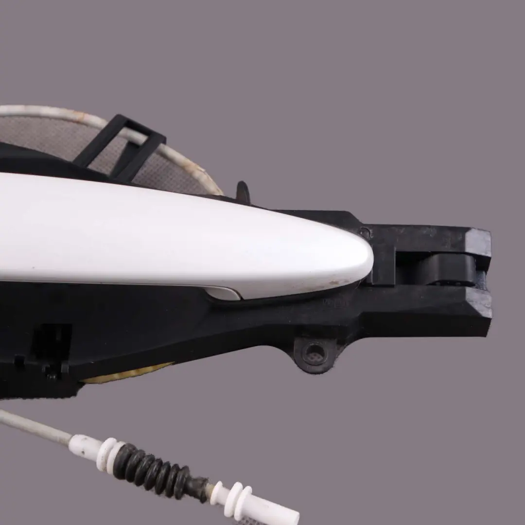 Asidero Trasero Derecho Completo Blanco Mineral Metalizado para BMW X1 E84 E90 con número de pieza 7060299 BMW X1 E84 E90 Asidero Trasero Derecho Completo Blanco Mineral Metalizado - SKU 7060299-MW - Número de pieza 7060299