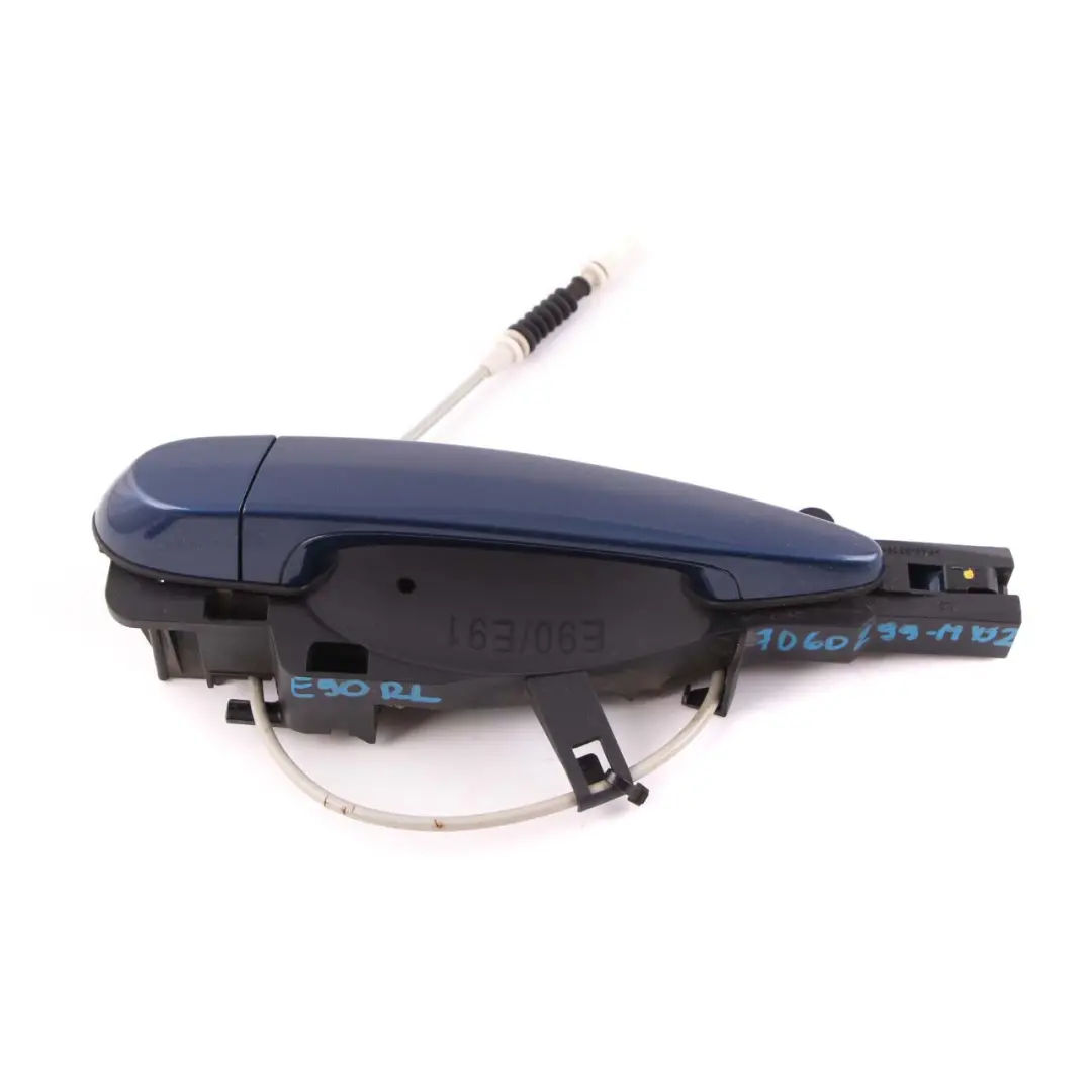 Poignée de porte arrière gauche Mysticblau Mystic Bleu A07 pour BMW 3 E90 E91 2 à propos du numéro de pièce 7060299 BMW 3 E90 E91 2 Poignée de porte arrière gauche Mysticblau Mystic Bleu A07 - SKU 7060299-MYS2 - Numéro de pièce 7060299