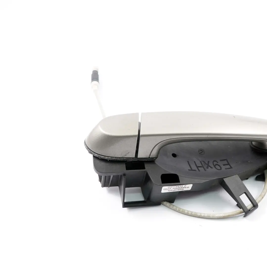 Poignee de porte arriere gauche Platinbronze Platinum Bronze A53 pour BMW E90 E91 à propos du numéro de pièce 7060299 BMW E90 E91 Poignee de porte arriere gauche Platinbronze Platinum Bronze A53 - SKU 7060299-PB - Numéro de pièce 7060299