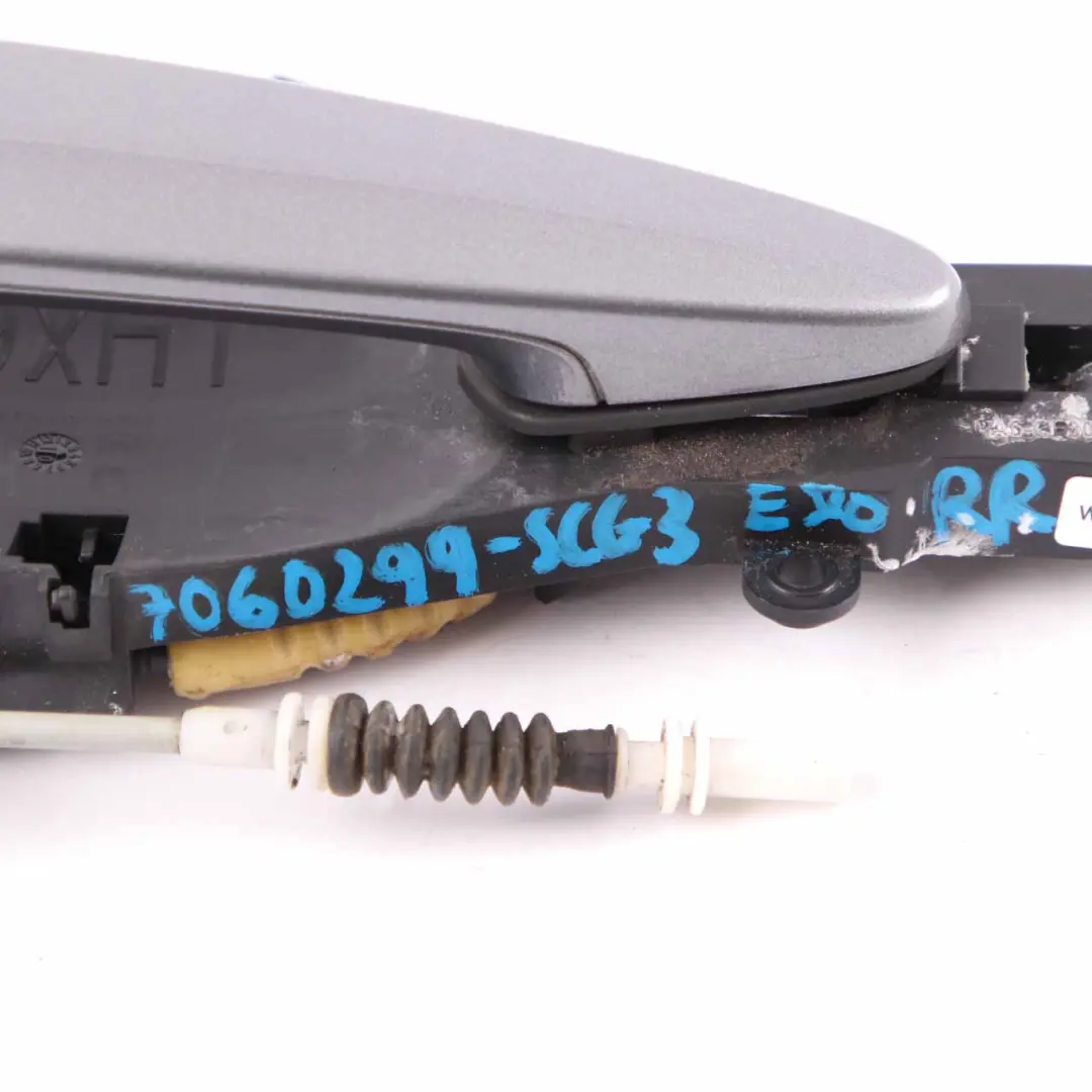 Handle Grab BMW E90 E91 3 Complete Rear Right O/S Spacegrau Grey Metallic A52 to with Part number 7060299 Handle Grab BMW E90 E91 3 Complete Rear Right O/S Spacegrau Grey Metallic A52 - SKU 7060299-SCG3 - Part number 7060299