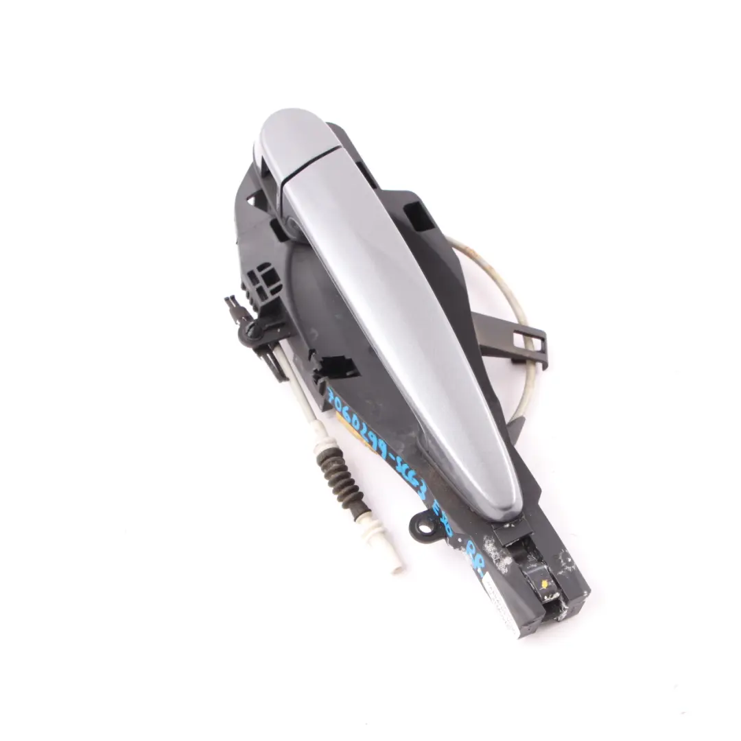 Handle Grab BMW E90 E91 3 Complete Rear Right O/S Spacegrau Grey Metallic A52 to with Part number 7060299 Handle Grab BMW E90 E91 3 Complete Rear Right O/S Spacegrau Grey Metallic A52 - SKU 7060299-SCG3 - Part number 7060299