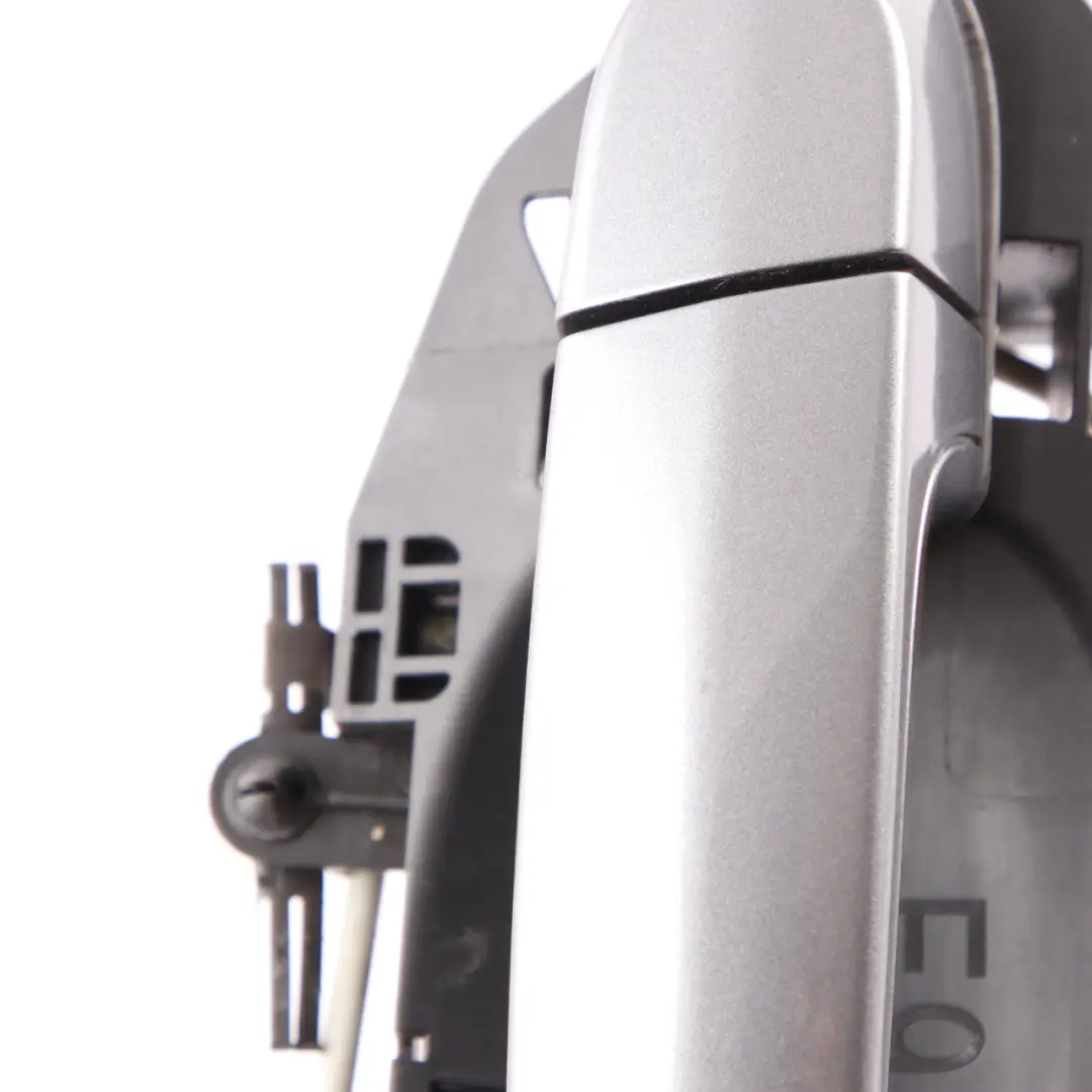 Handle Grab BMW E90 E91 3 Complete Rear Right O/S Spacegrau Grey Metallic A52 to with Part number 7060299 Handle Grab BMW E90 E91 3 Complete Rear Right O/S Spacegrau Grey Metallic A52 - SKU 7060299-SCG3 - Part number 7060299