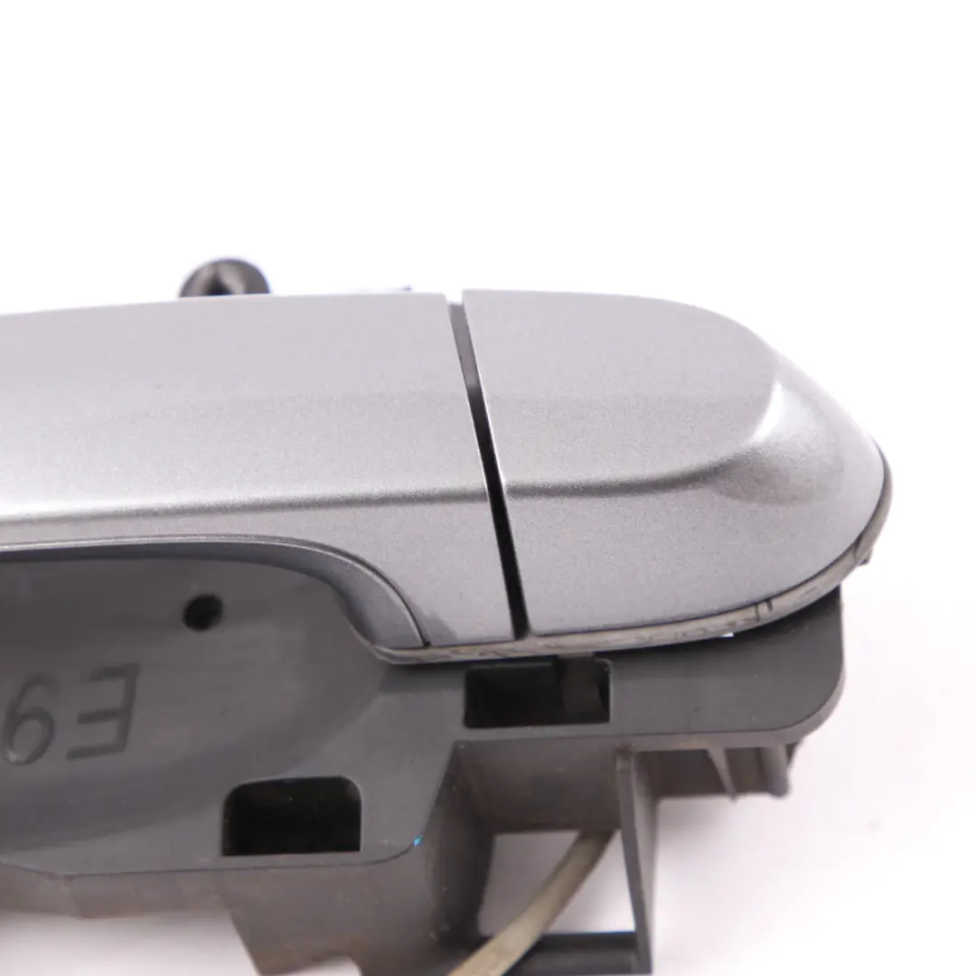 Handle Grab BMW E90 E91 3 Complete Rear Right O/S Spacegrau Grey Metallic A52 to with Part number 7060299 Handle Grab BMW E90 E91 3 Complete Rear Right O/S Spacegrau Grey Metallic A52 - SKU 7060299-SCG3 - Part number 7060299