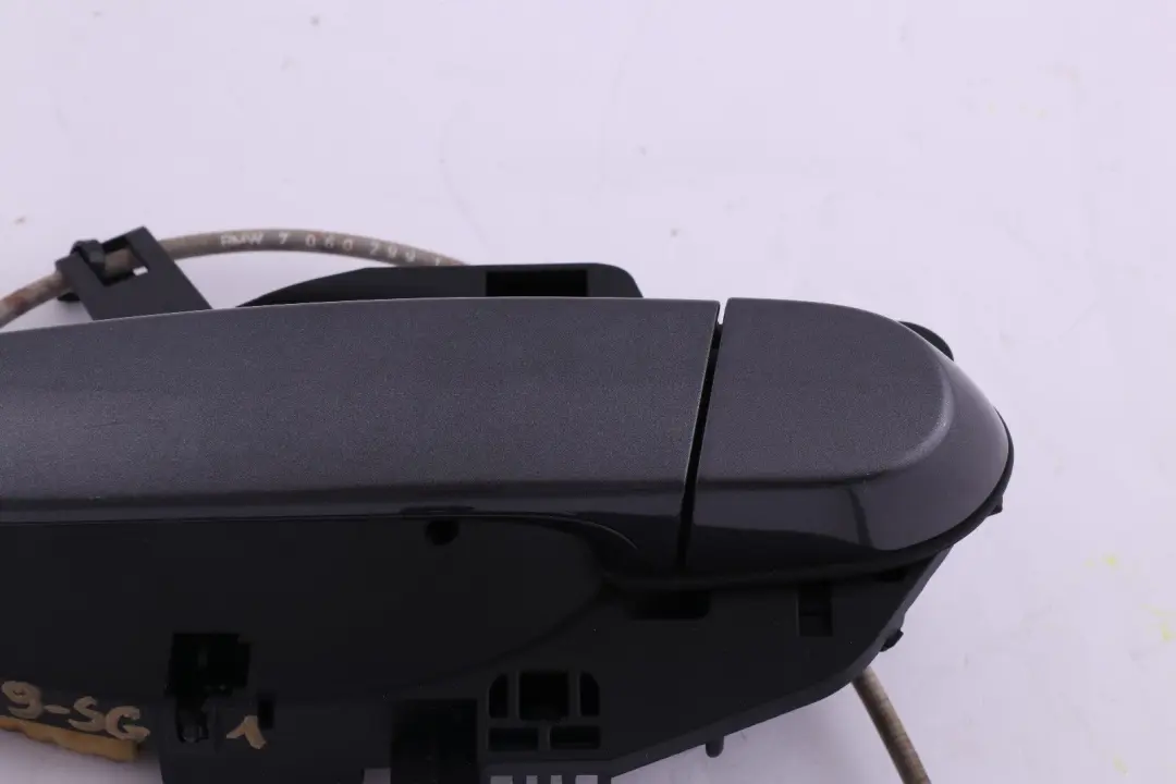 Complete Rear Left Grab Handle N/S Sparkling Graphite to BMW 3 Series 1 E90 E91 with Part number 7060299 BMW 3 Series 1 E90 E91 Complete Rear Left Grab Handle N/S Sparkling Graphite - SKU 7060299-SG1 - Part number 7060299