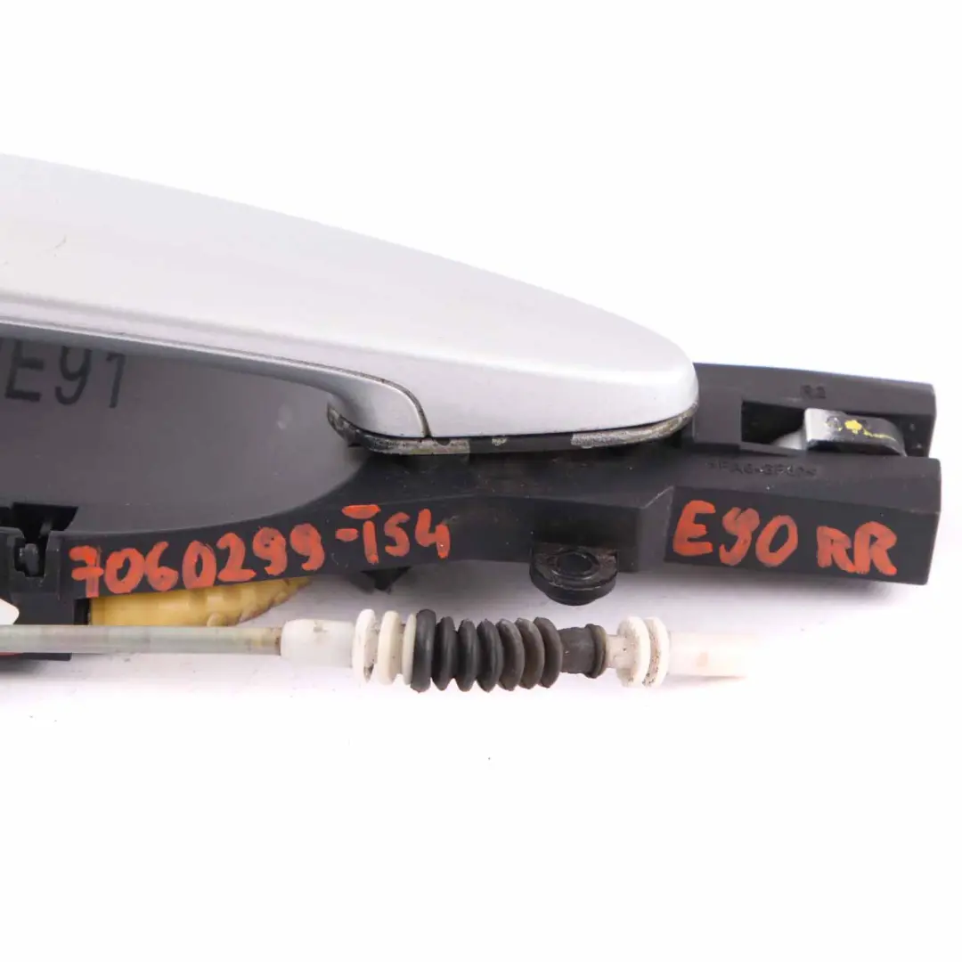 Door Handle BMW E90 E91 4 Grab Rear Right O/S Titansilber Titanium Silver 354 to with Part number 7060299 Door Handle BMW E90 E91 4 Grab Rear Right O/S Titansilber Titanium Silver 354 - SKU 7060299-TS4 - Part number 7060299