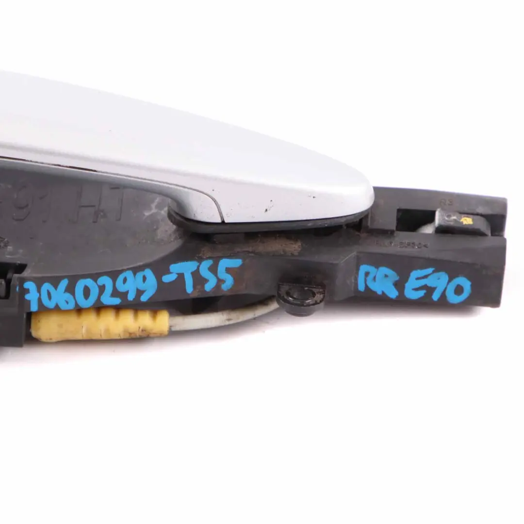 Door Handle BMW E90 E91 5 Grab Rear Right O/S Titansilber Titanium Silver 354 to with Part number 7060299 Door Handle BMW E90 E91 5 Grab Rear Right O/S Titansilber Titanium Silver 354 - SKU 7060299-TS5 - Part number 7060299