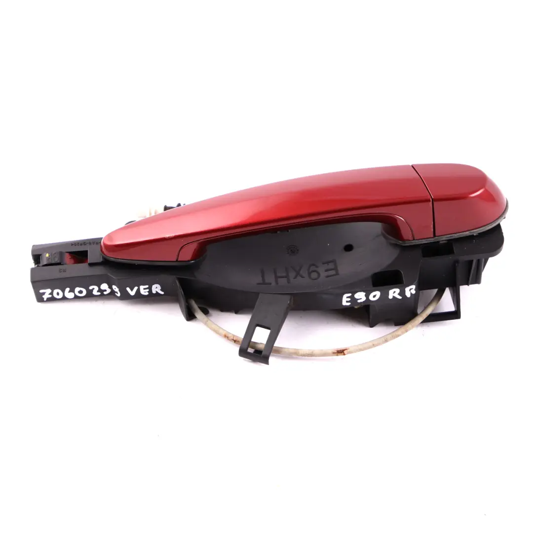 Complete Rear Right Grab Handle O/S Vermillion Red Metallic A82 to BMW 3 E90 E91 with Part number 7060299 BMW 3 E90 E91 Complete Rear Right Grab Handle O/S Vermillion Red Metallic A82 - SKU 7060299-VER - Part number 7060299