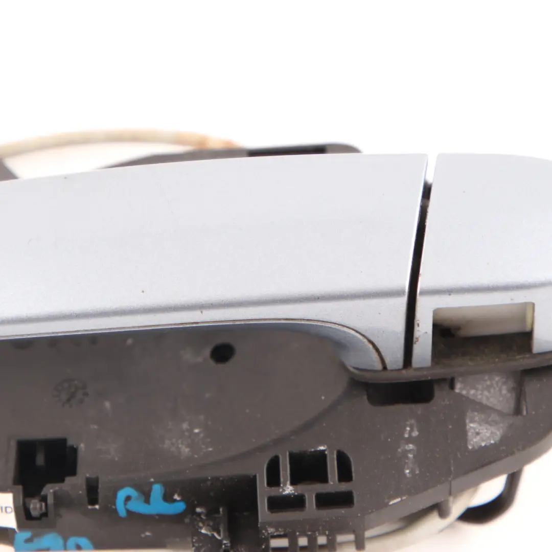 Manija De Puerta Completa Trasera Izquierda Bluewater 896 para BMW E90 E91 con número de pieza 7060299 BMW E90 E91 Manija De Puerta Completa Trasera Izquierda Bluewater 896 - SKU 7060299-WB1 - Número de pieza 7060299