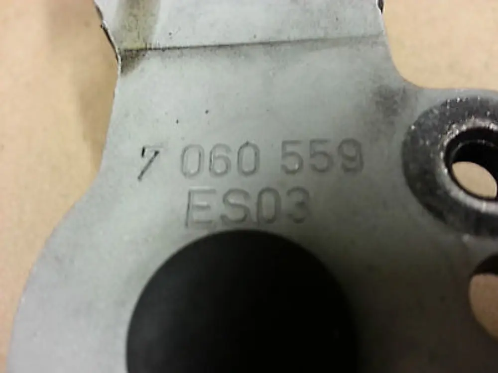 BMW 1 SERIES E81 E82 E87 E88 LEFT N/S ENGINE HOOD HINGE Bonnet - SKU 7060559 - Part number 7060559