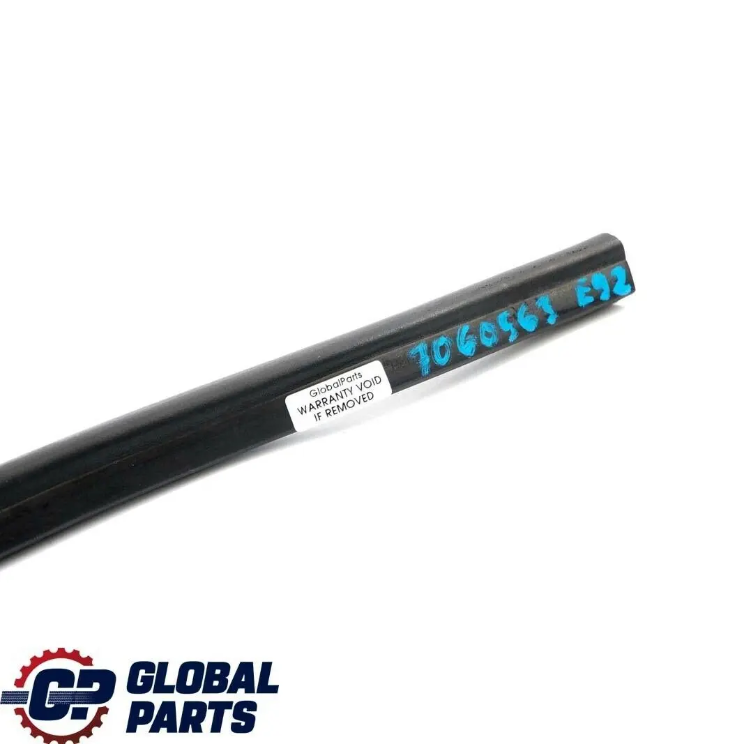 Gummi-Motorhaubendichtung Vorne für BMW E92 E93 LCI mit Teilenummer 7060563 BMW E92 E93 LCI Gummi-Motorhaubendichtung Vorne - SKU 7060563 - Teilenummer 7060563