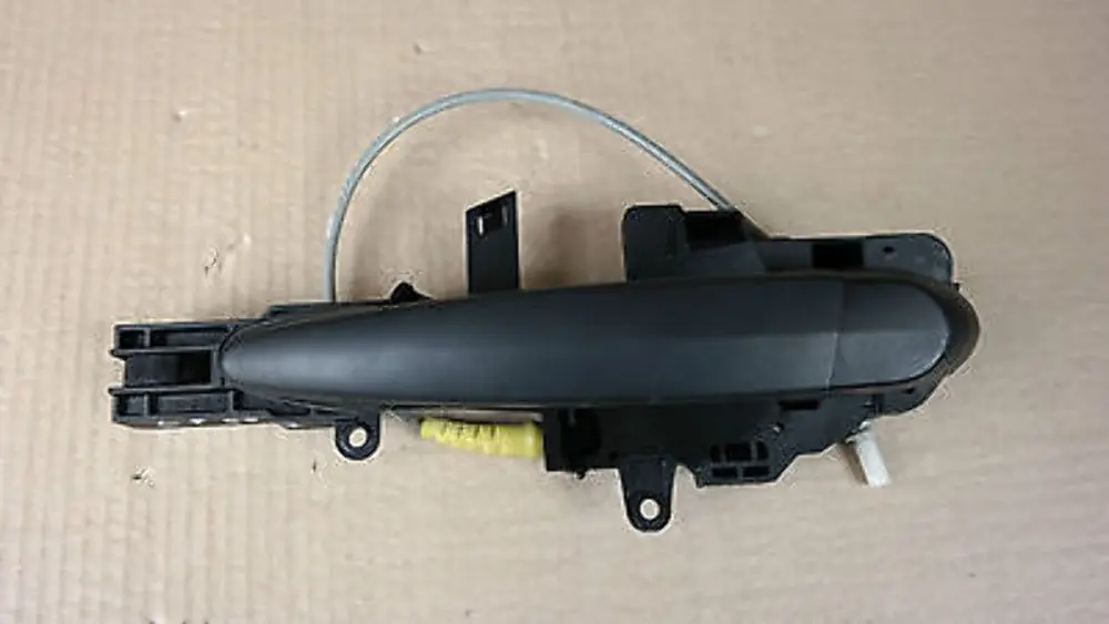 E82E E87 Complete grab handle bracket front left N/S black to BMW 1 SERIES E81 E82 with Part number 51217060651 BMW 1 SERIES E81 E82 E82E E87 Complete grab handle bracket front left N/S black - SKU 7060651-BM - Part number 51217060651