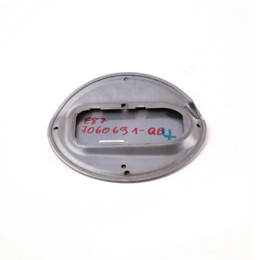 Couvercle trappe remplissage carburant Quarzblau Quarz bleu A18 pour BMW E87 LCI à propos du numéro de pièce 7060691 BMW E87 LCI Couvercle trappe remplissage carburant Quarzblau Quarz bleu A18 - SKU 7060691-QB - Numéro de pièce 7060691
