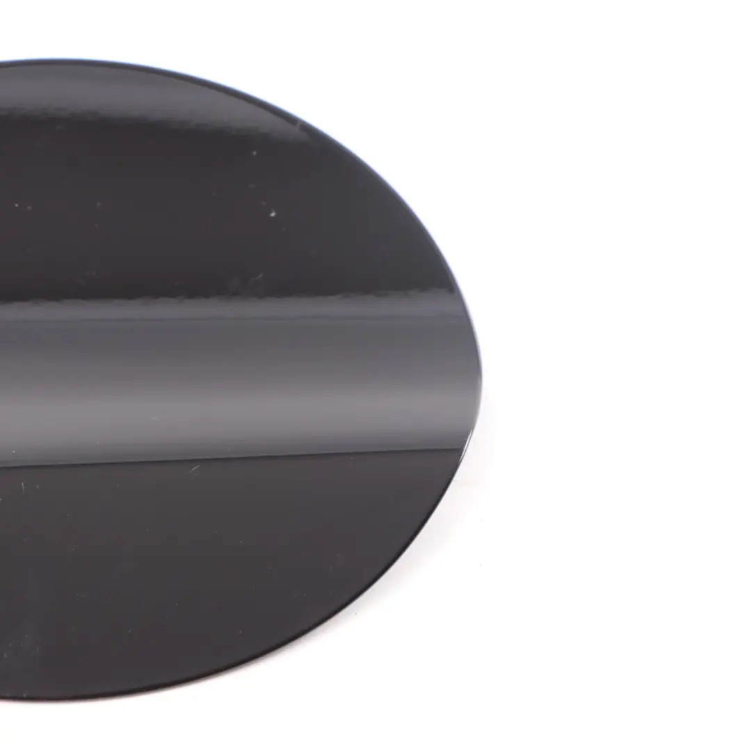 BMW E87 E87N Ribalta Riempimento Coperchio Nero 2 - SKU 7060691-SCH - Numero di parte 7060691