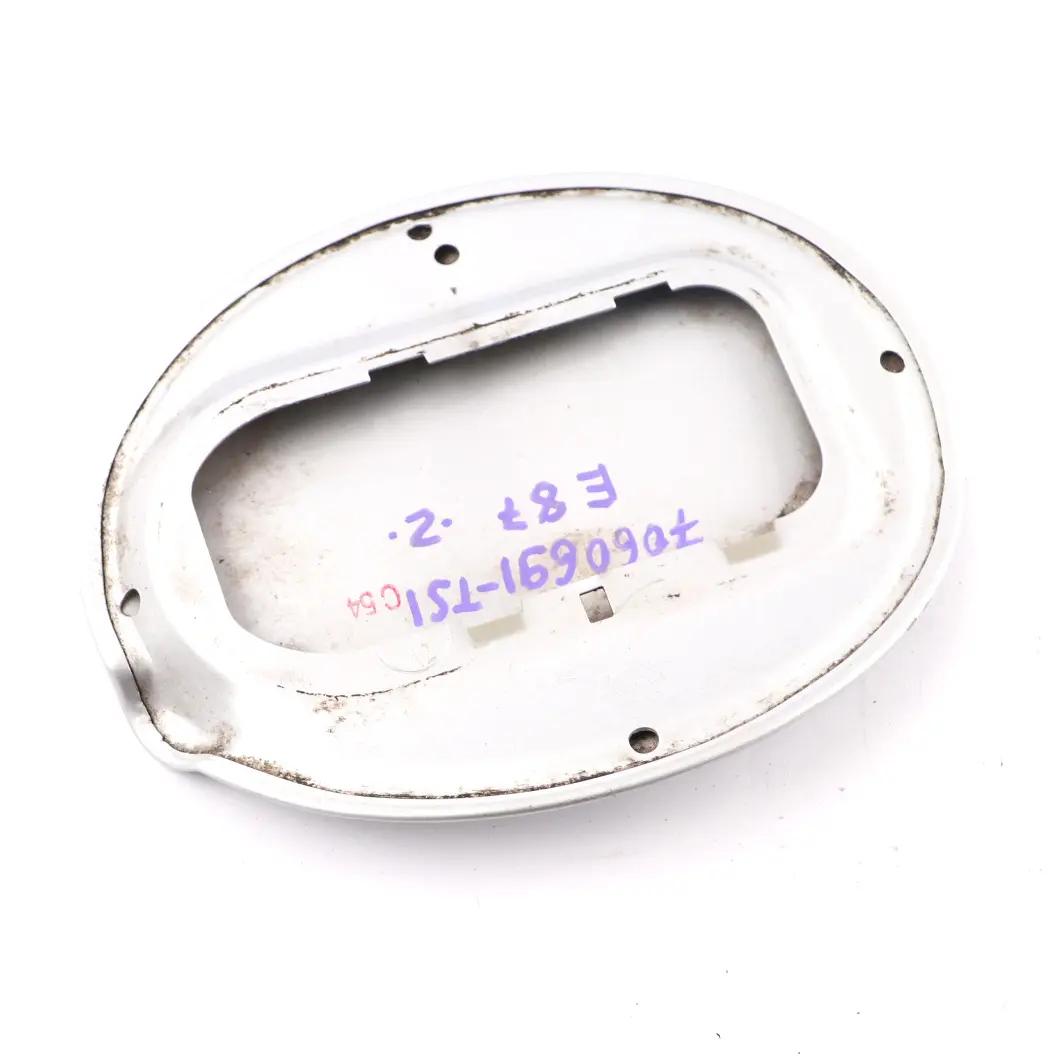 Volet de fermeture remplissage de carburant Titan Argent pour BMW 1 Serie E87 E87N à propos du numéro de pièce 7060691 BMW 1 Serie E87 E87N Volet de fermeture remplissage de carburant Titan Argent - SKU 7060691-TS1 - Numéro de pièce 7060691