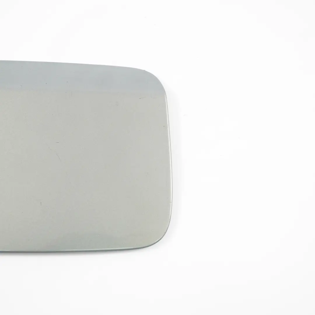 Einfüllklappe Abdeckung Deckel Arktis Metallic - A34 für BMW E90 E91 mit Teilenummer 7060692 BMW E90 E91 Einfüllklappe Abdeckung Deckel Arktis Metallic - A34 - SKU 7060692-AM1 - Teilenummer 7060692