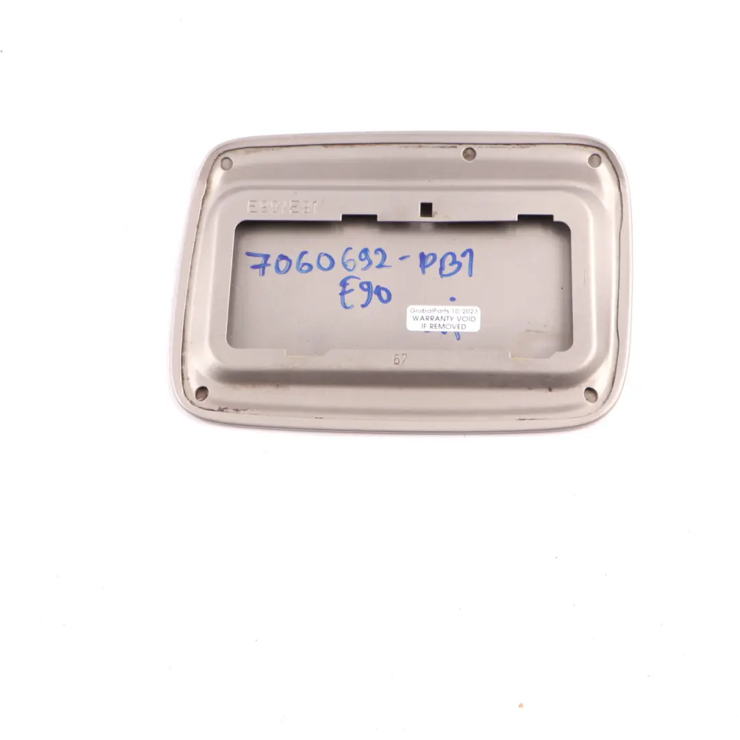 Couvercle bouchon réservoir carburant à clapet Bronze platiné - A53 pour BMW E90 E91 à propos du numéro de pièce 7060692 BMW E90 E91 Couvercle bouchon réservoir carburant à clapet Bronze platiné - A53 - SKU 7060692-PB1 - Numéro de pièce 7060692