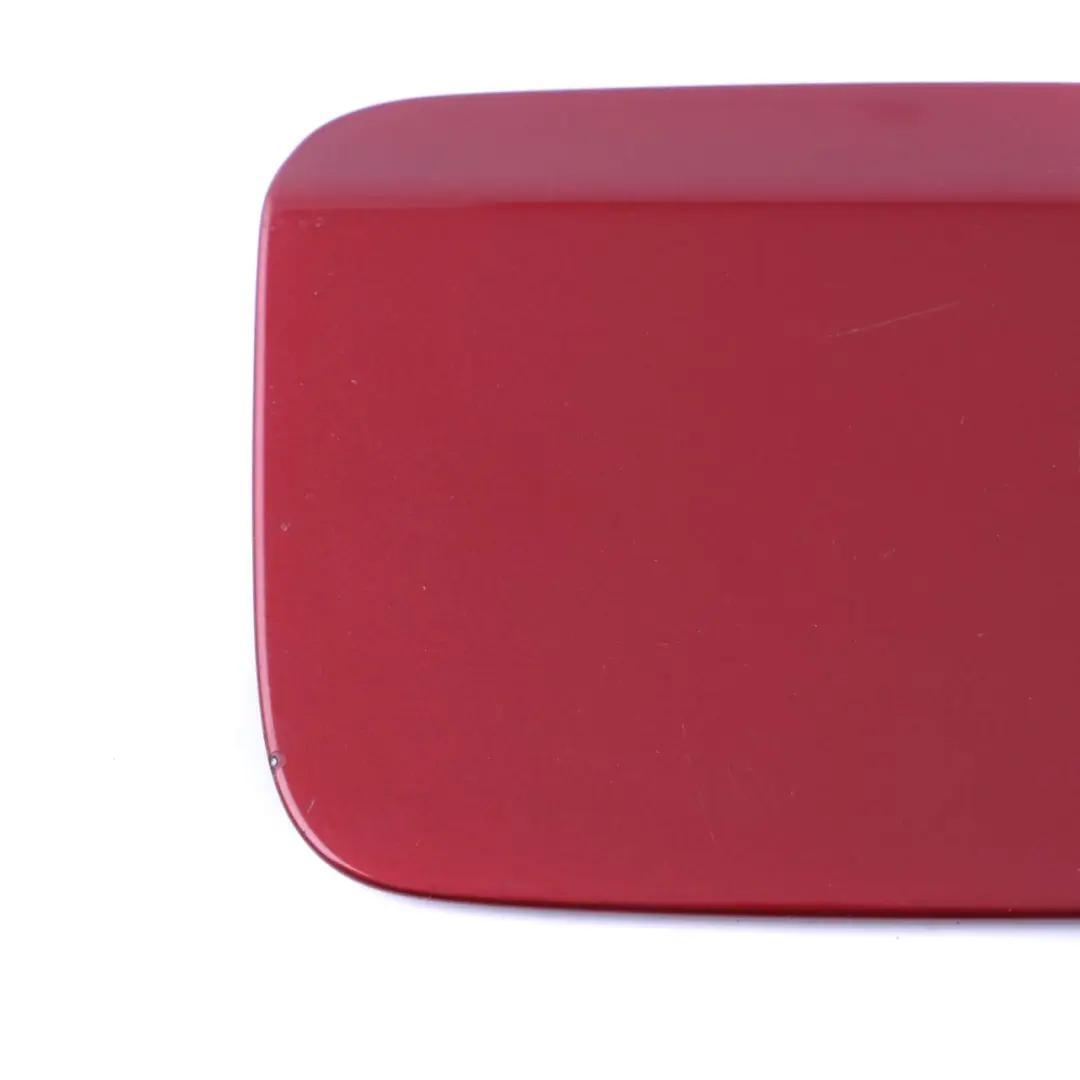BMW E90 E91 Riempimento carburante coperchio ribalta Vermiglio Rosso A82 - SKU 7060692-VER - Numero di parte 7060692