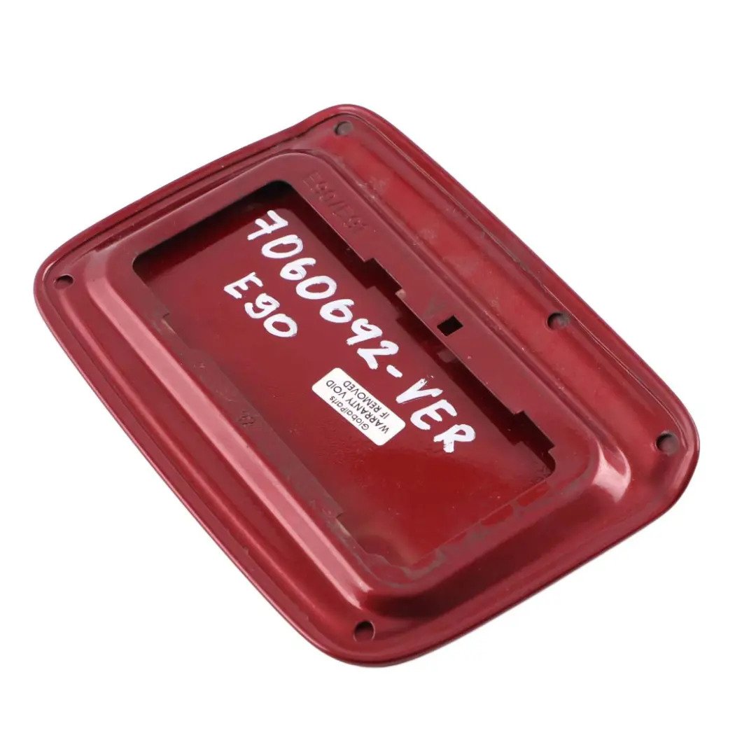 BMW E90 E91 Riempimento carburante coperchio ribalta Vermiglio Rosso A82 - SKU 7060692-VER - Numero di parte 7060692