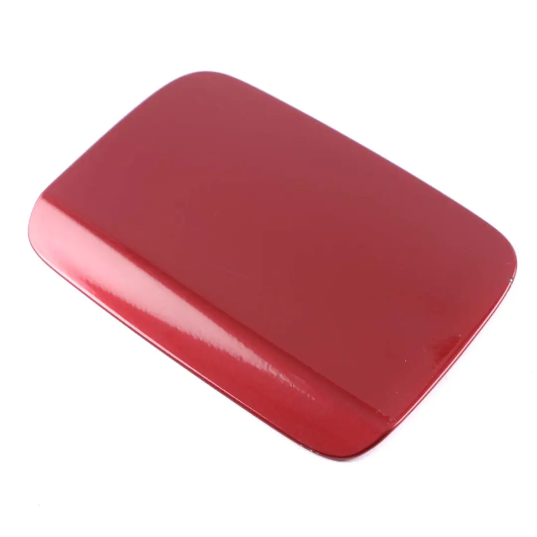 Pokrywa Klapka Wlewu Paliwa Vermilion Red Metallic A82 do BMW E90 E91 o numerze 7060692 BMW E90 E91 Pokrywa Klapka Wlewu Paliwa Vermilion Red Metallic A82 - SKU 7060692-VER - Numer Części 7060692