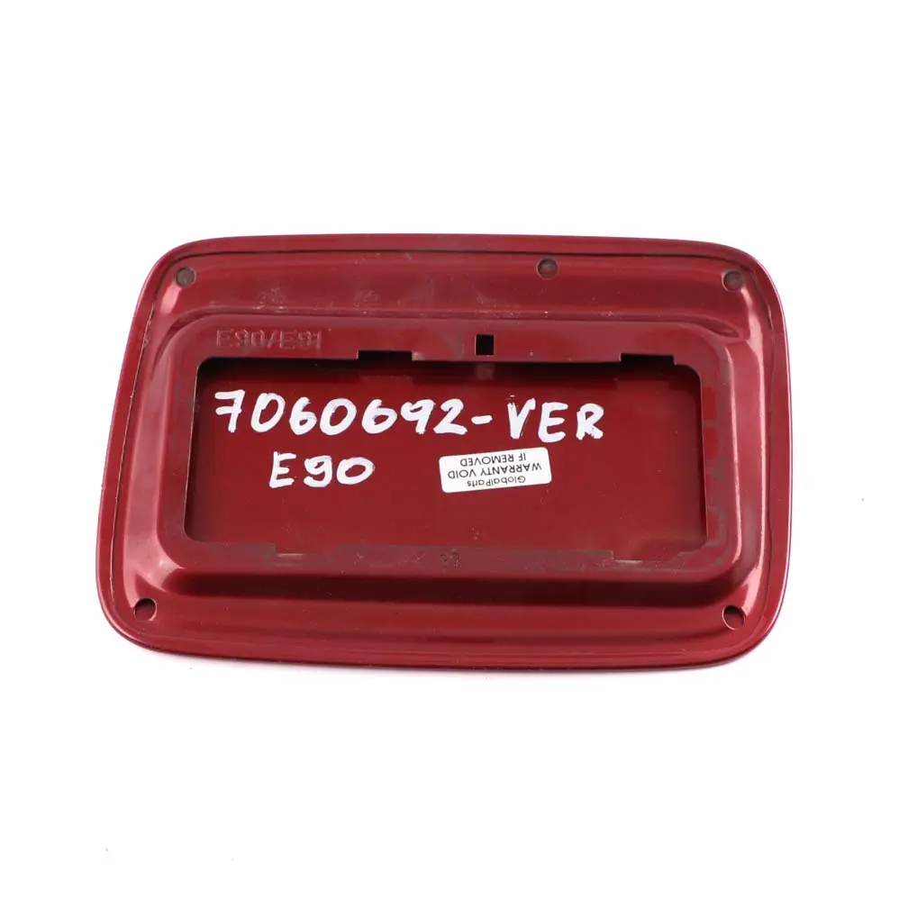 Riempimento carburante coperchio ribalta Vermiglio Rosso A82 per BMW E90 E91 con numero di parte 7060692 BMW E90 E91 Riempimento carburante coperchio ribalta Vermiglio Rosso A82 - SKU 7060692-VER - Numero di parte 7060692
