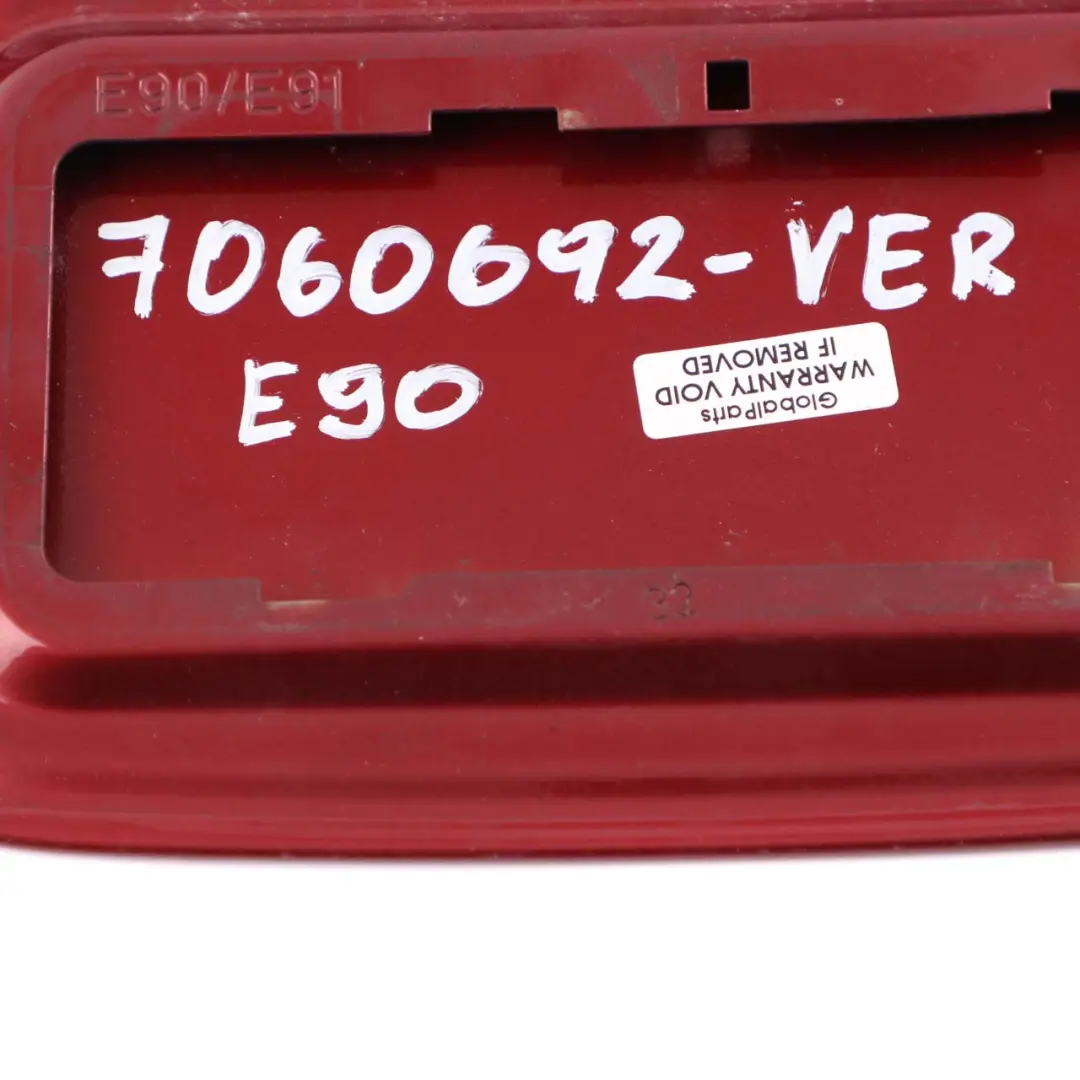 Couvercle Trappe Remplissage Carburant Rouge Vermillon Métallique pour BMW E90 E91 à propos du numéro de pièce 7060692 BMW E90 E91 Couvercle Trappe Remplissage Carburant Rouge Vermillon Métallique - SKU 7060692-VER - Numéro de pièce 7060692