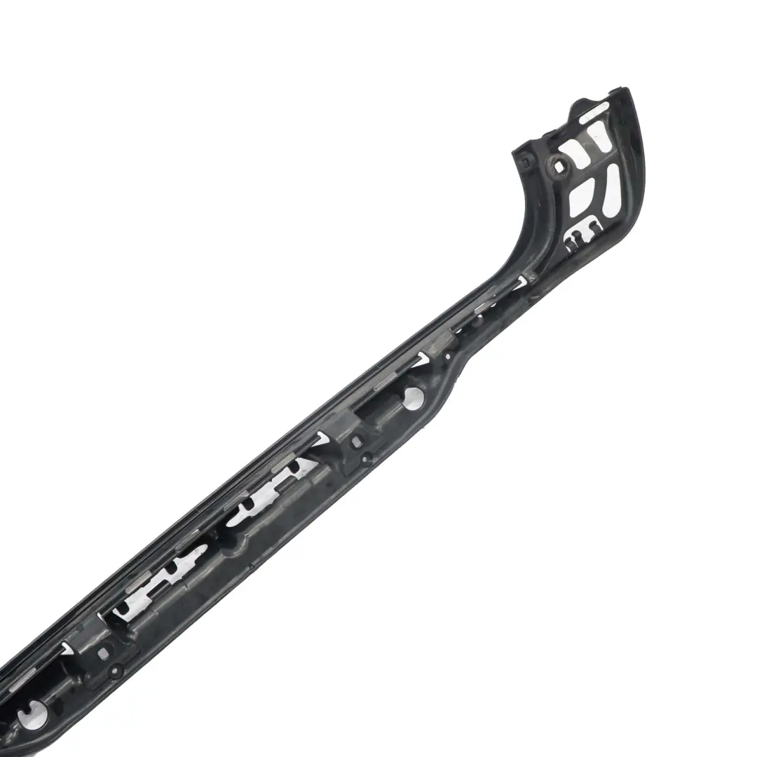 Bumper Centre Mounting Support Holder Carrier to BMW E61 Touring Rear with Part number 7060797 BMW E61 Touring Rear Bumper Centre Mounting Support Holder Carrier - SKU 7060797 - Part number 7060797