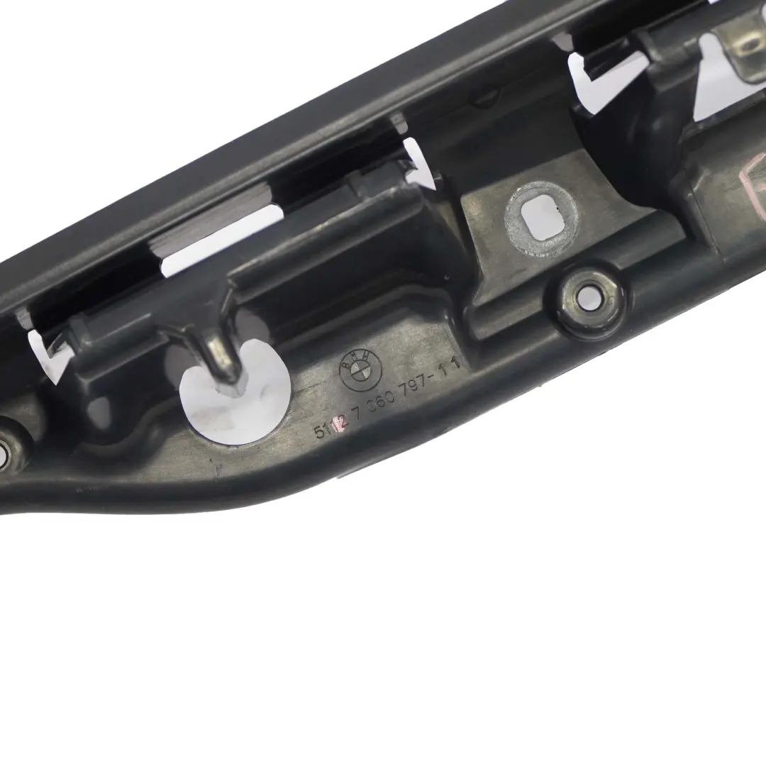 Reihe E61 Aufnahme Stossfänger hinten Mitte 5112 für BMW mit Teilenummer 7060797 BMW Reihe E61 Aufnahme Stossfänger hinten Mitte 5112 - SKU 7060797 - Teilenummer 7060797