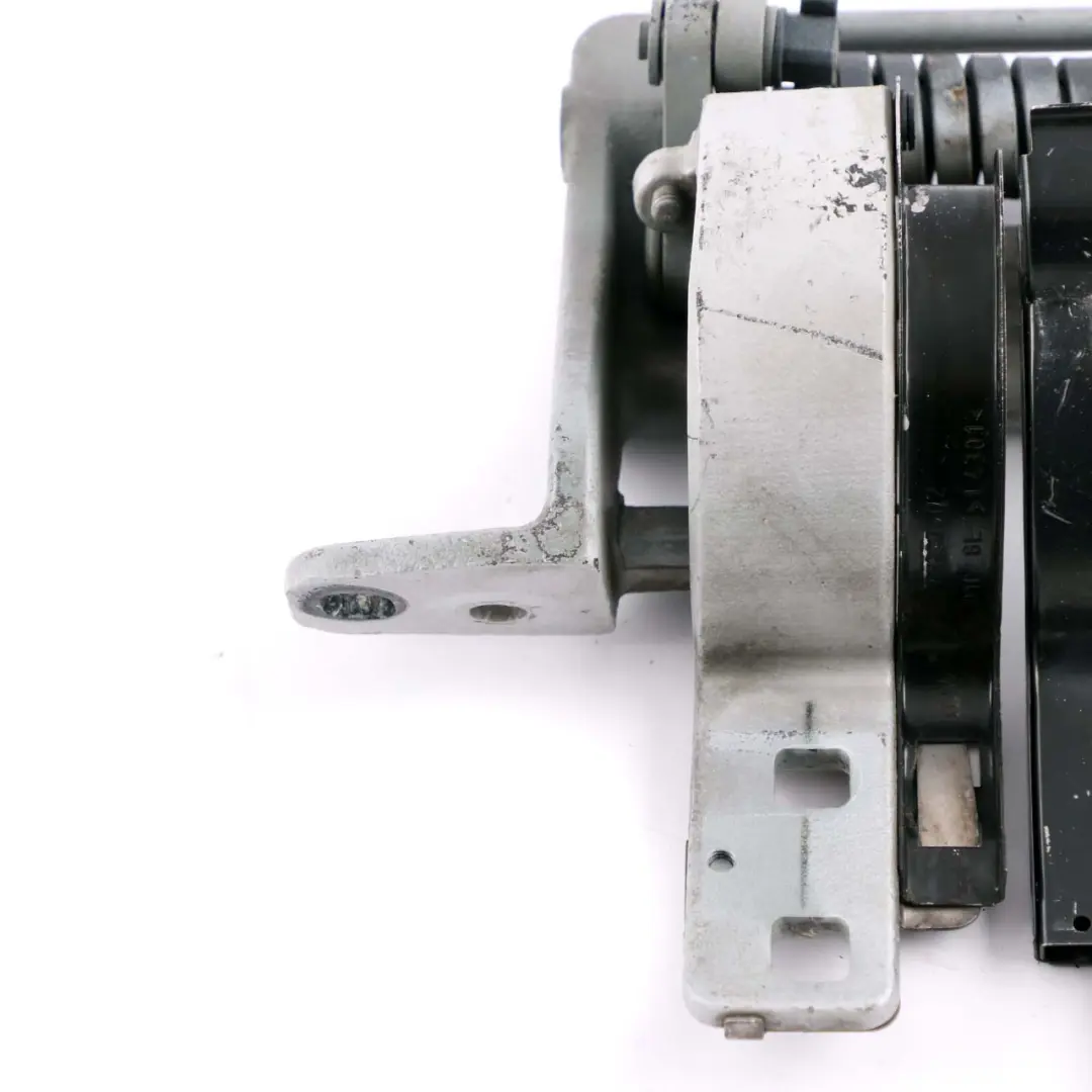 Bisagra Izquierda Portón Trasero Maletero Touring Titansilber Silver 354 para BMW E61 con número de pieza 7061383 BMW E61 Bisagra Izquierda Portón Trasero Maletero Touring Titansilber Silver 354 - SKU 7061383-TS - Número de pieza 7061383