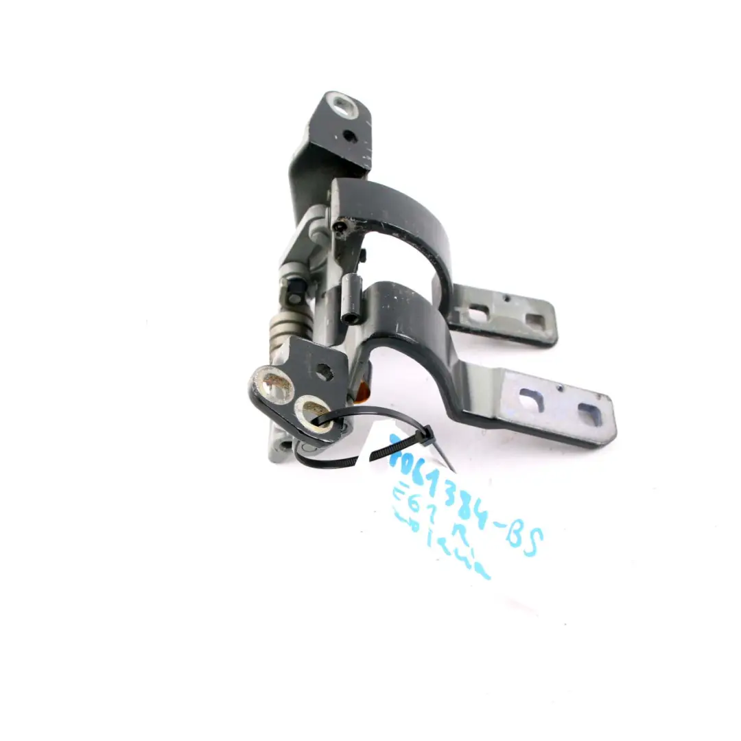 Cerniera Bagagliaio Portellone Posteriore Destro per BMW E61 Touring con numero di parte 7061384 BMW E61 Touring Cerniera Bagagliaio Portellone Posteriore Destro - SKU 7061384-BS - Numero di parte 7061384