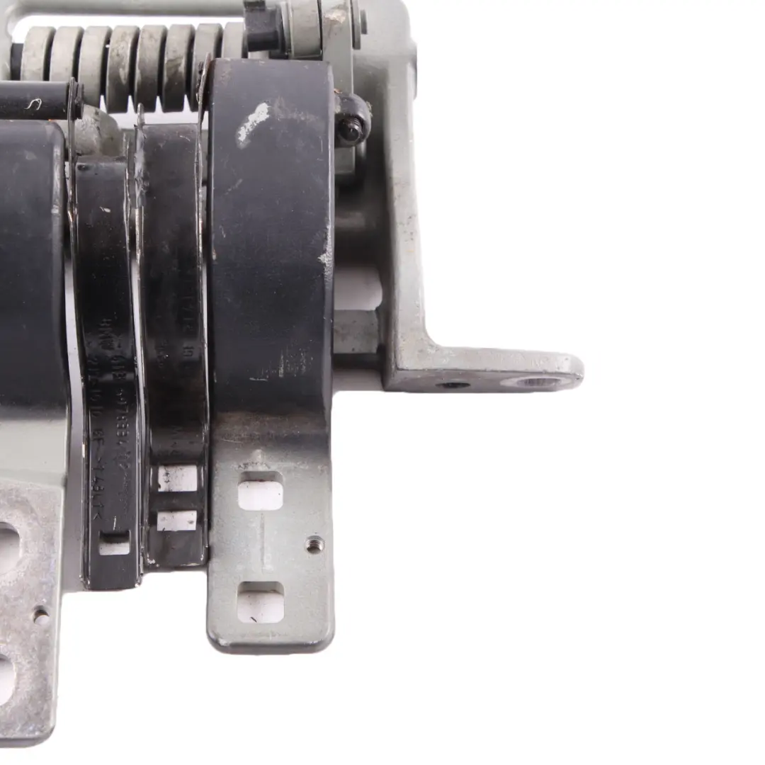 Kofferraumklappe Heckklappe Rechts Scharnier Carbonschwarz für BMW E61 Touring mit Teilenummer 7061384 BMW E61 Touring Kofferraumklappe Heckklappe Rechts Scharnier Carbonschwarz - SKU 7061384-CAR - Teilenummer 7061384