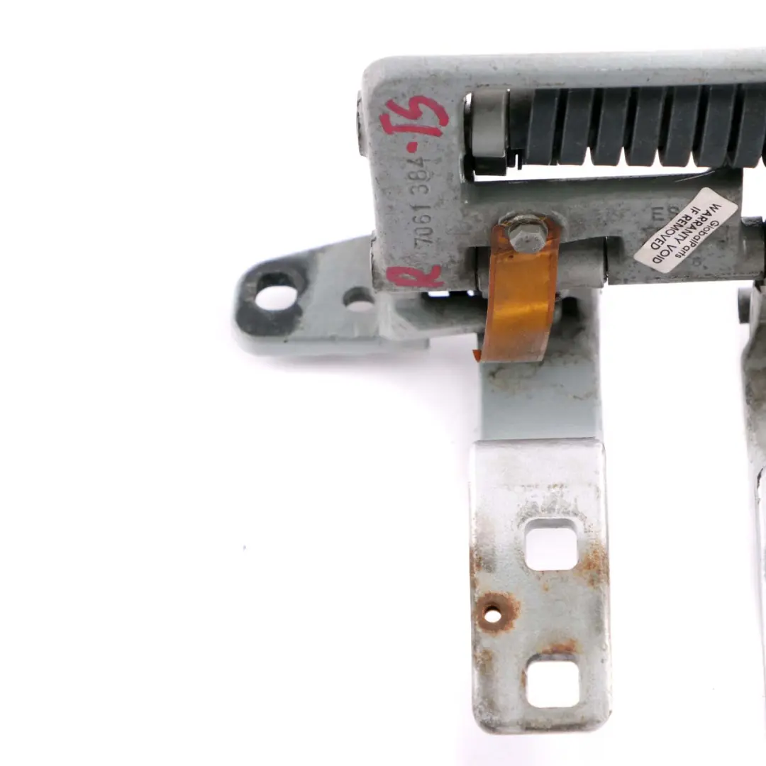 Maletero Tapa Portón Trasero Bisagra Derecha Titanium Silver para BMW E61 LCI con número de pieza 7061384 BMW E61 LCI Maletero Tapa Portón Trasero Bisagra Derecha Titanium Silver - SKU 7061384-TS - Número de pieza 7061384