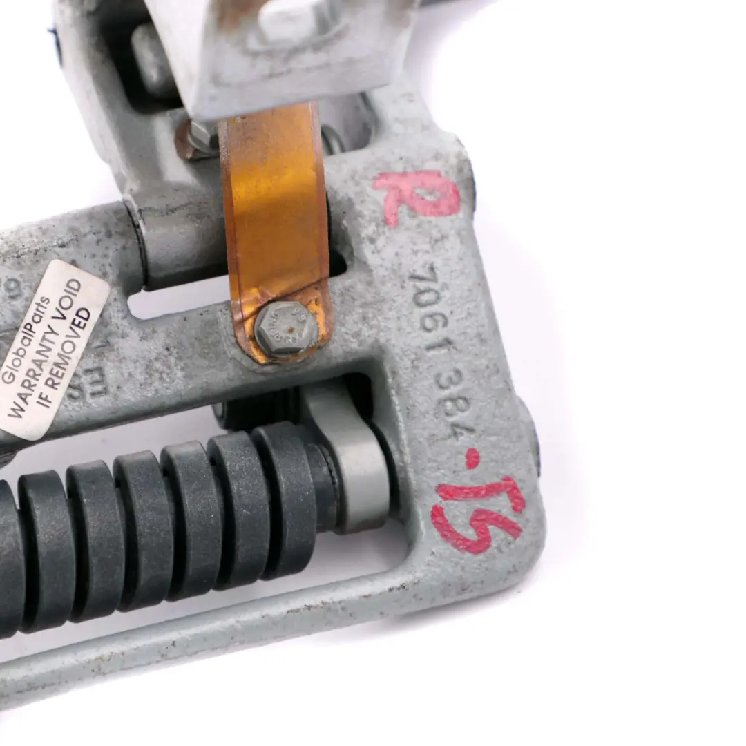 Kofferraumklappe Heckklappe Rechts Scharnier Titansilber für BMW E61 LCI Touring mit Teilenummer 7061384 BMW E61 LCI Touring Kofferraumklappe Heckklappe Rechts Scharnier Titansilber - SKU 7061384-TS - Teilenummer 7061384