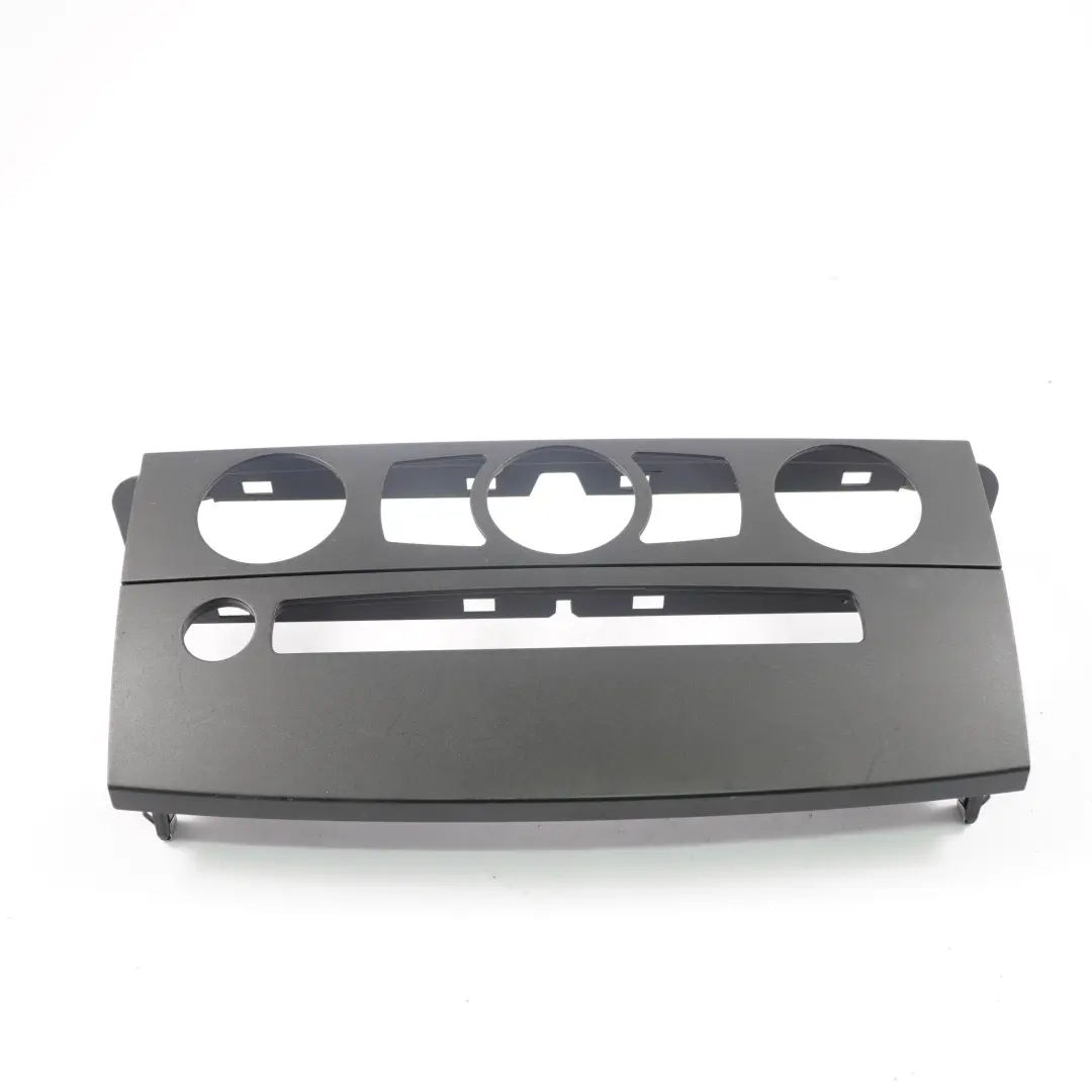 Copertura Centrale Cornice Cruscotto Nero per BMW E60 E61 con numero di parte 7063145 BMW E60 E61 Copertura Centrale Cornice Cruscotto Nero - SKU 7063145-1 - Numero di parte 7063145