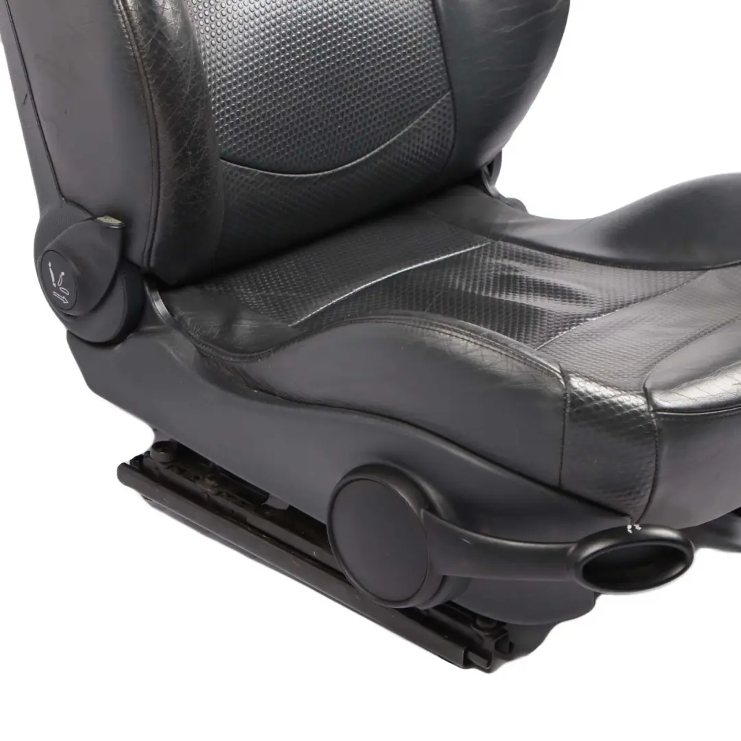Leather Profile Sedile anteriore destro per Mini Cooper One R50 Sport Panther Black con numero di parte 7063704 Mini Cooper One R50 Sport Panther Black Leather Profile Sedile anteriore destro - SKU 7063704 - Numero di parte 7063704