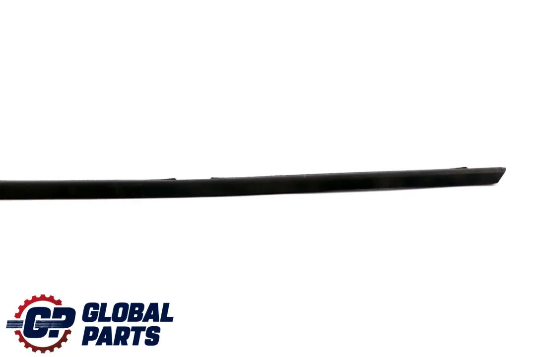 Moldura Burlete Exterior Ventana Puerta Trasera Izquierda para BMW E87 con número de pieza 7066607 BMW E87 Moldura Burlete Exterior Ventana Puerta Trasera Izquierda - SKU 7066607 - Número de pieza 7066607