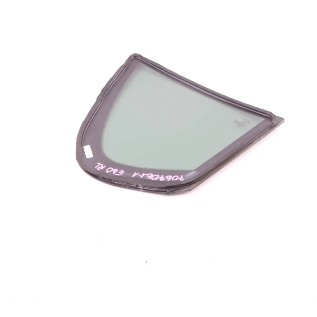 Vetro Laterale Fisso Sinistro Vetro Porta Posteriore AS3 per BMW E60 con numero di parte 7067061 BMW E60 Vetro Laterale Fisso Sinistro Vetro Porta Posteriore AS3 - SKU 7067061-1 - Numero di parte 7067061