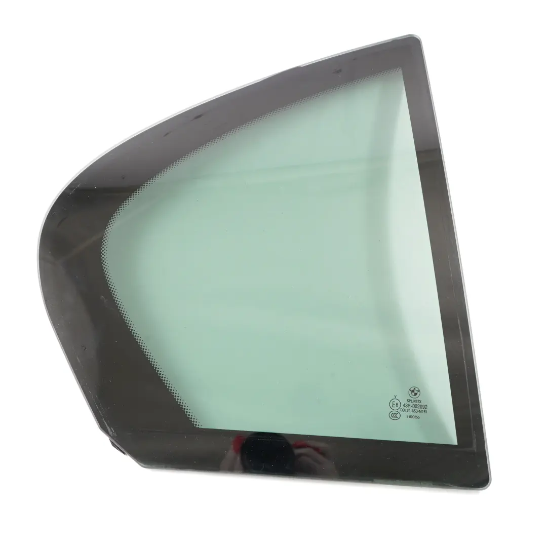 Vetro Fisso Laterale Colorato Verde Porta Posteriore Destra AS3 per BMW E60 con numero di parte 7067062 BMW E60 Vetro Fisso Laterale Colorato Verde Porta Posteriore Destra AS3 - SKU 7067062-1 - Numero di parte 7067062