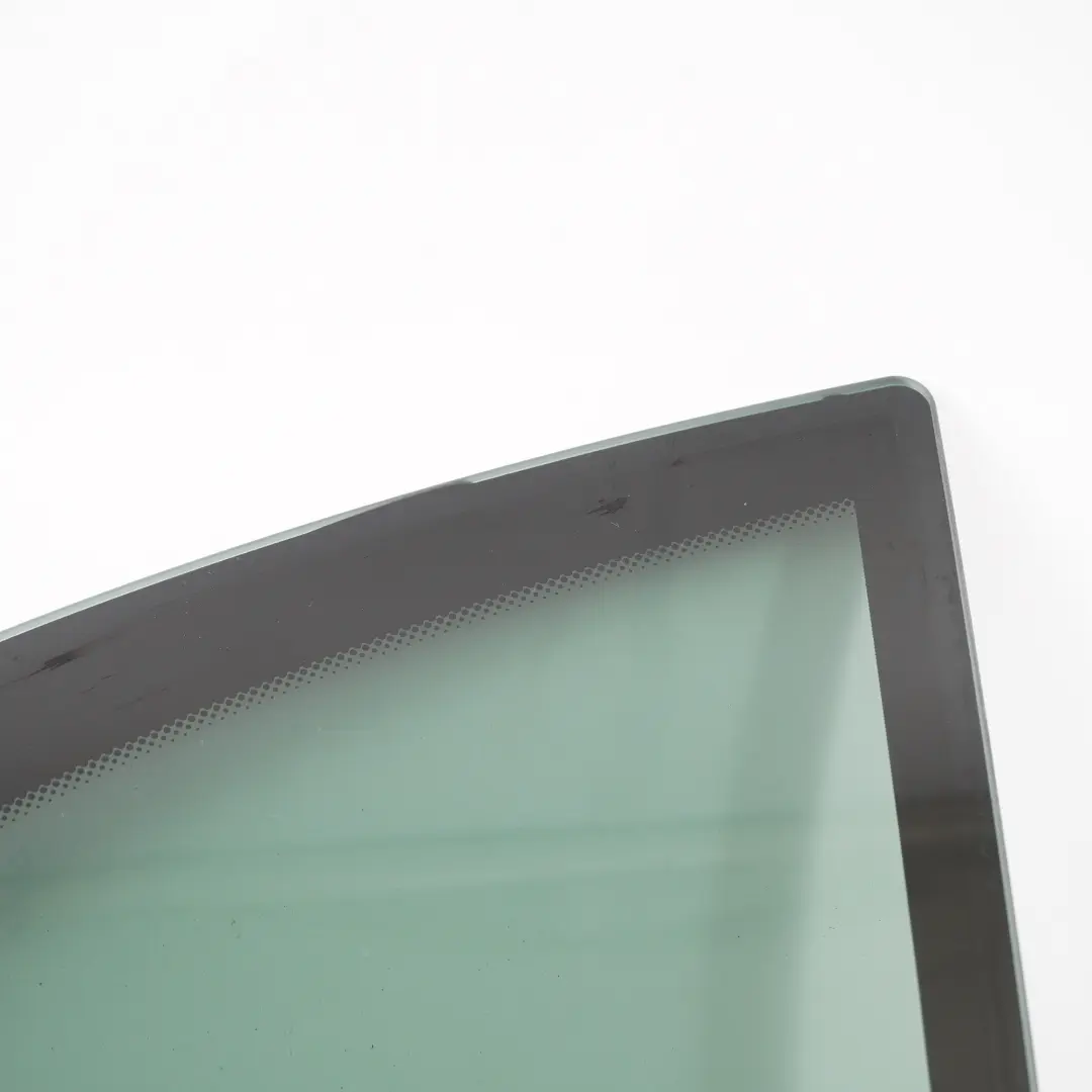 Vetro Fisso Laterale Colorato Verde Porta Posteriore Destra AS3 per BMW E60 con numero di parte 7067062 BMW E60 Vetro Fisso Laterale Colorato Verde Porta Posteriore Destra AS3 - SKU 7067062-1 - Numero di parte 7067062