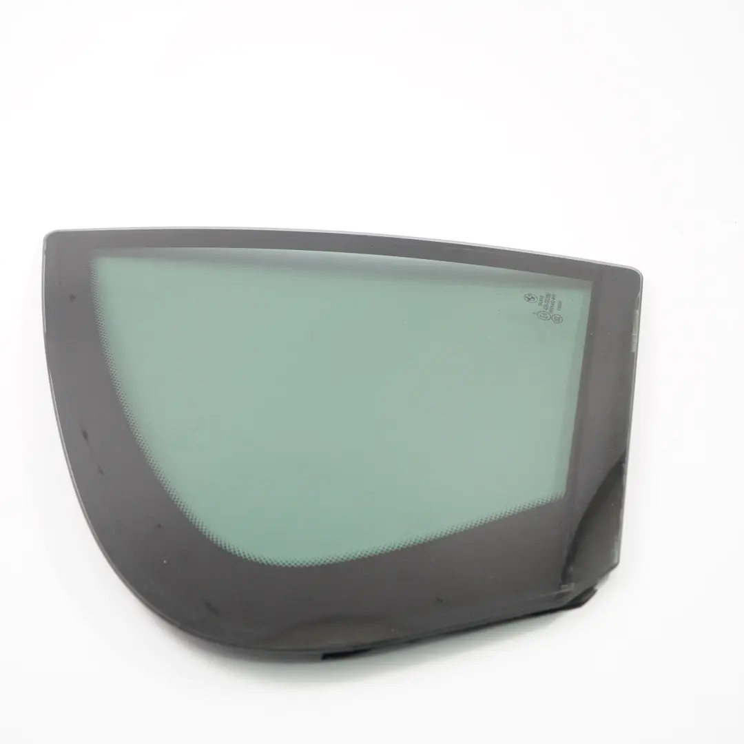 Vetro Fisso Laterale Colorato Verde Porta Posteriore Destra AS3 per BMW E60 con numero di parte 7067062 BMW E60 Vetro Fisso Laterale Colorato Verde Porta Posteriore Destra AS3 - SKU 7067062-1 - Numero di parte 7067062