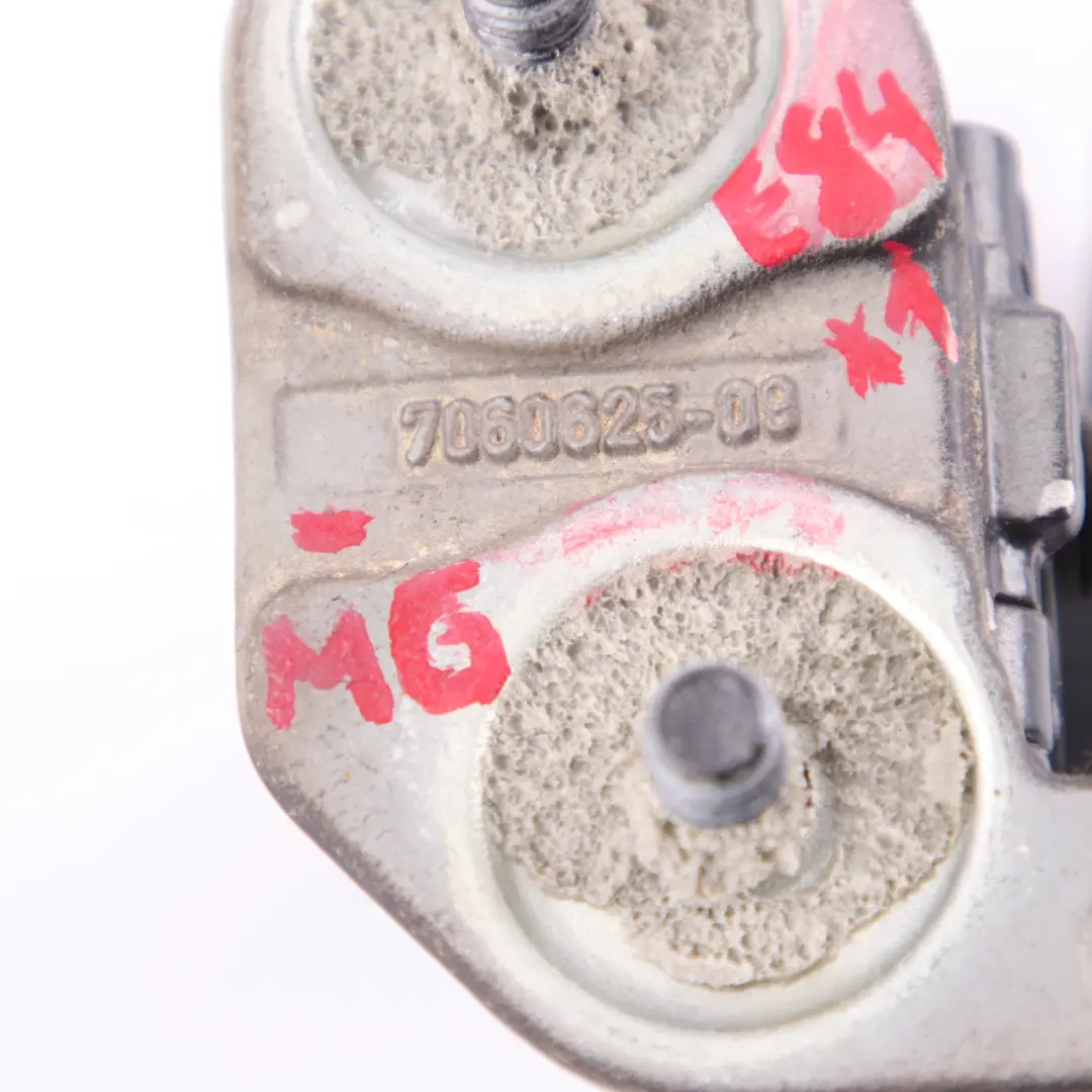 BMW E81 E87 E84 Charnière de coffre hayon arrière gauche gris minéral 7060625 - SKU 7067219-MG - Numéro de pièce 7067219