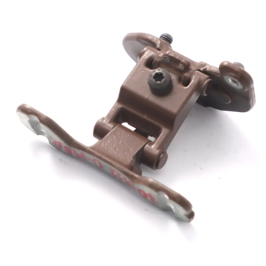 Bisagra tapa maletero trasero derecho Marrón Marrakesh 7060626 para BMW E87 X1 E84 con número de pieza 7067220 BMW E87 X1 E84 Bisagra tapa maletero trasero derecho Marrón Marrakesh 7060626 - SKU 7067220-MBR - Número de pieza 7067220