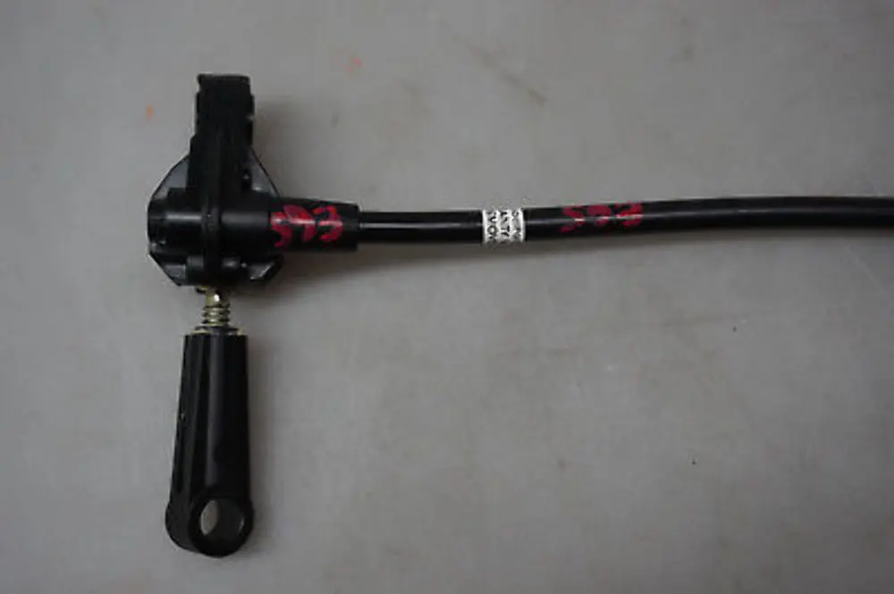 BMW 5 7 Series E60 E65 Front Seat Flexible Shaft And Transmission Bracket Set - SKU 7068055 - Part number 7068055